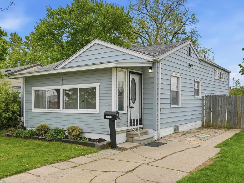 24306 Wagner Avenue Warren City MI 48089