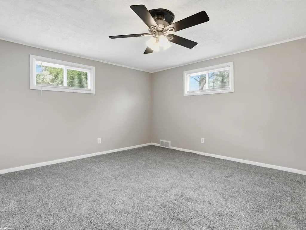 24306 Wagner Avenue Warren City MI 48089