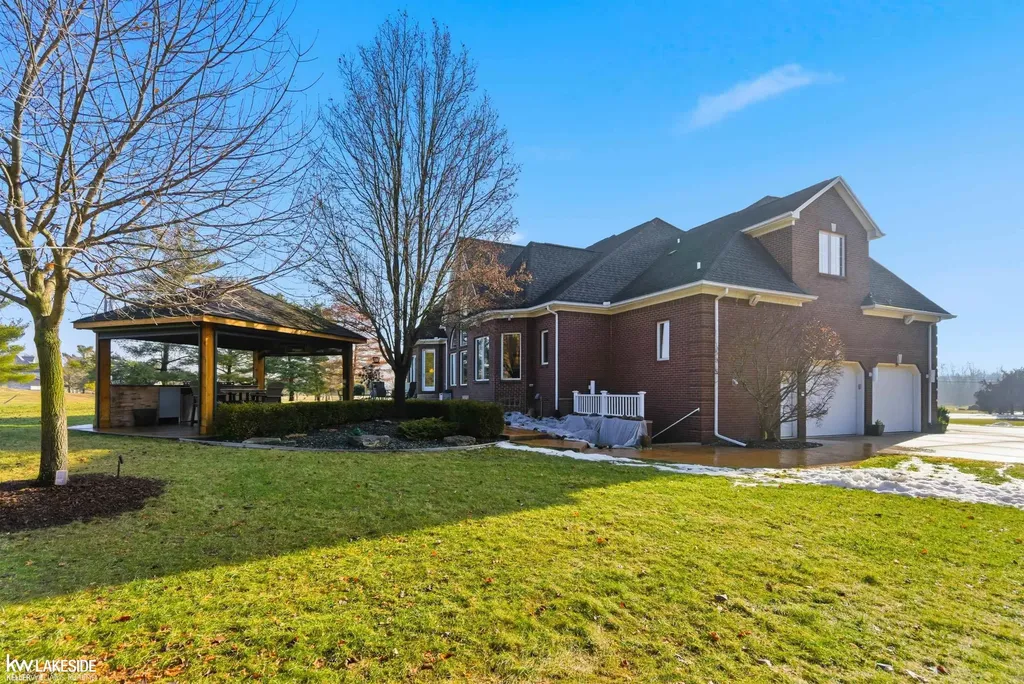 21901 31 Mile Road Ray Township MI 48096