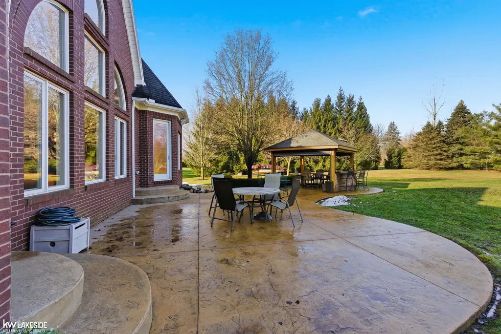 21901 31 Mile Road Ray Township MI 48096