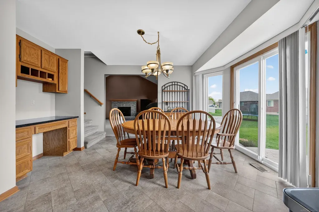 49132 Stratford Drive Chesterfield Township MI 48047