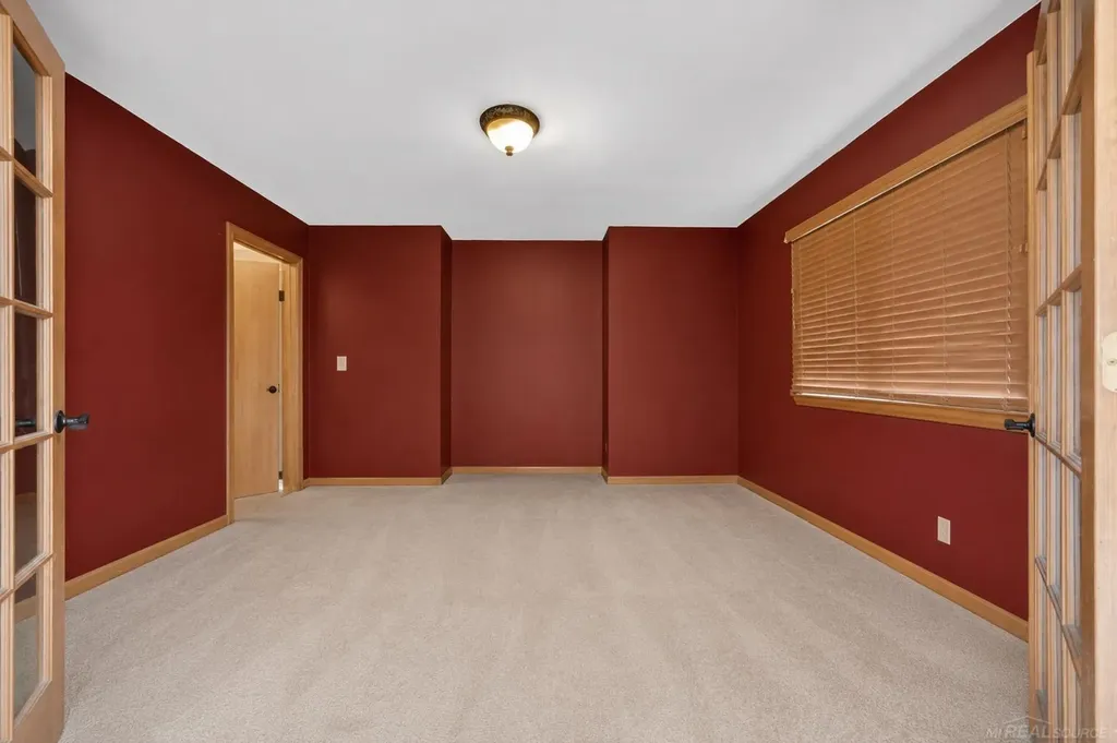 49132 Stratford Drive Chesterfield Township MI 48047
