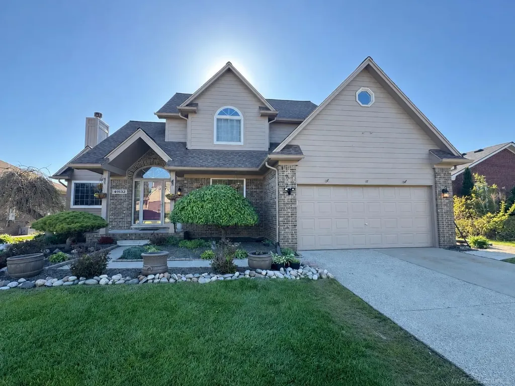 49132 Stratford Drive Chesterfield Township MI 48047