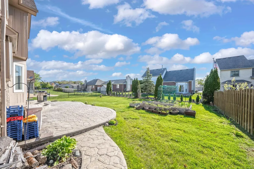 49132 Stratford Drive Chesterfield Township MI 48047