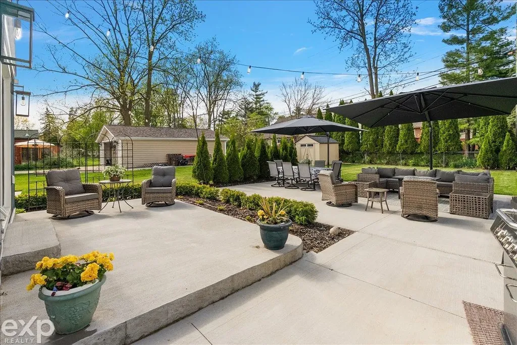 7615 West Road Washington Township MI 48094