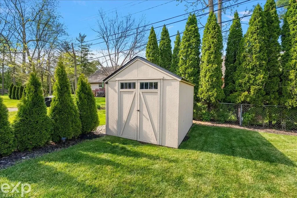 7615 West Road Washington Township MI 48094
