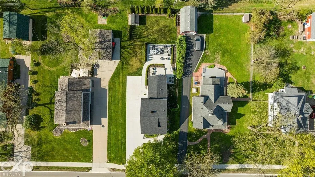 7615 West Road Washington Township MI 48094