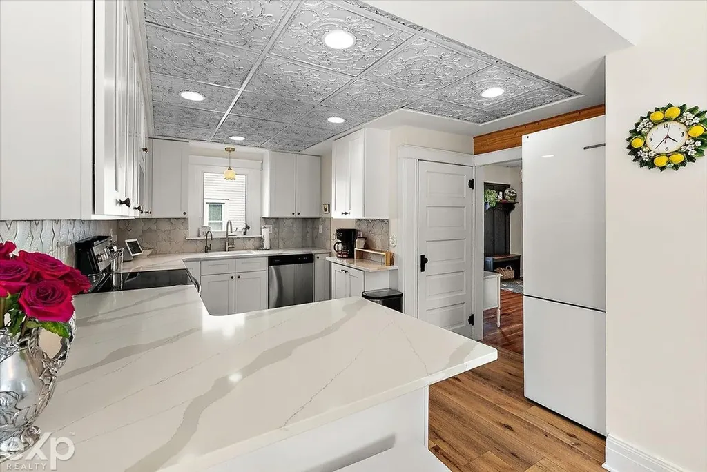 7615 West Road Washington Township MI 48094