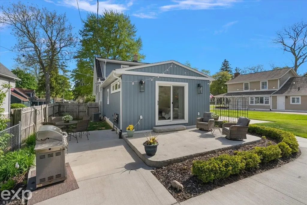 7615 West Road Washington Township MI 48094