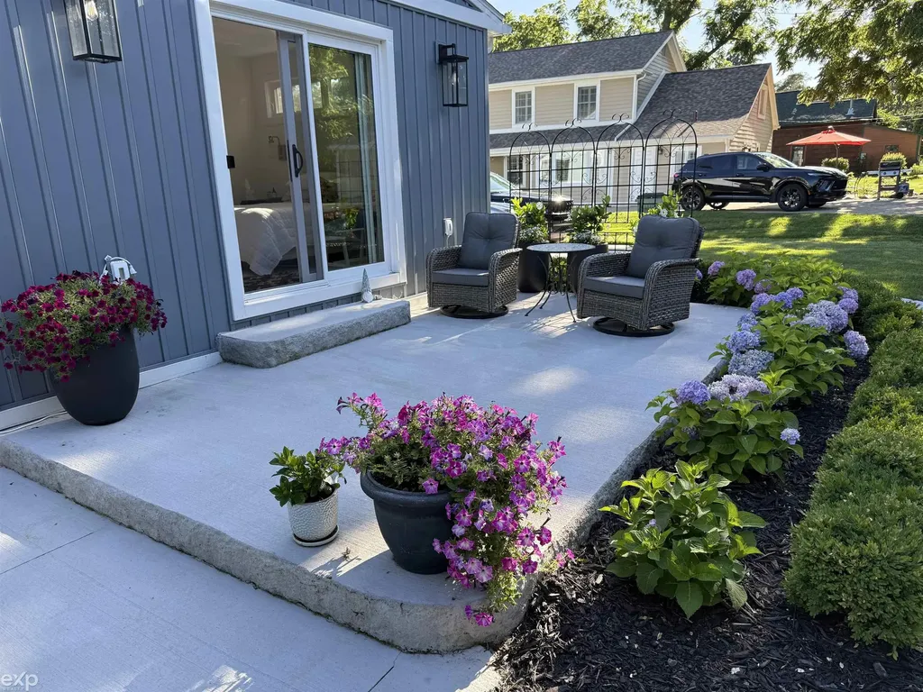 7615 West Road Washington Township MI 48094