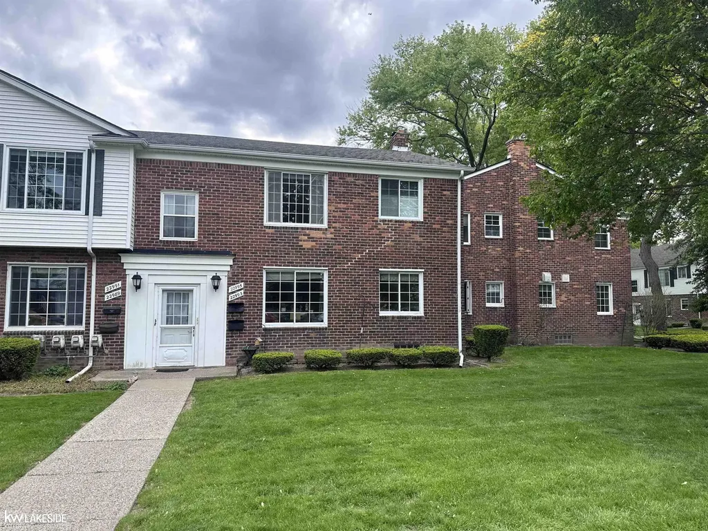 22995 Gary Lane St. Clair Shores City MI 48080
