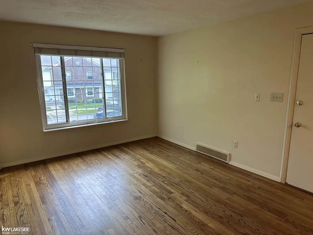 22995 Gary Lane St. Clair Shores City MI 48080