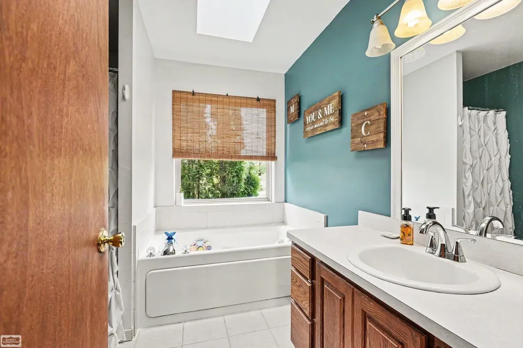 12525 Metcalf Road Emmett Township MI 48022