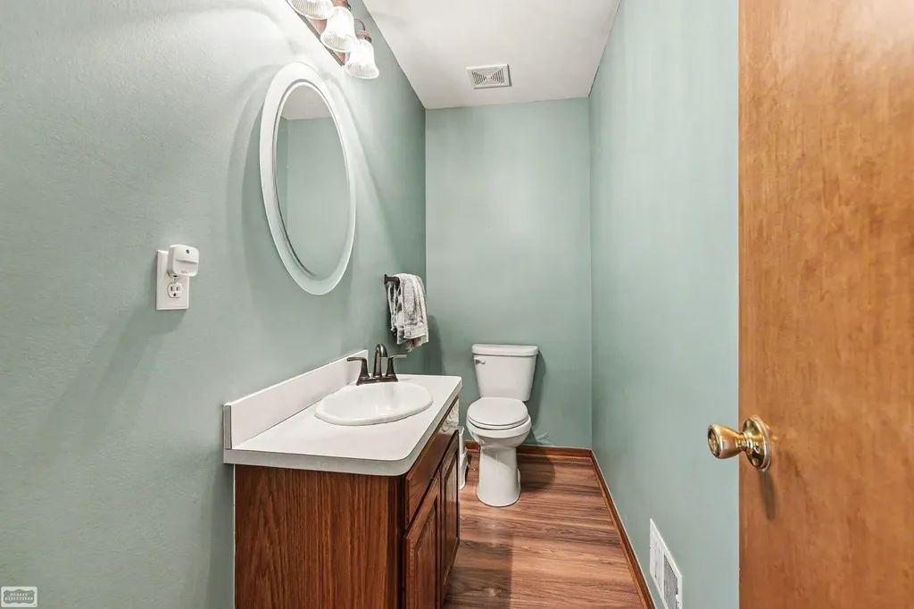 12525 Metcalf Road Emmett Township MI 48022