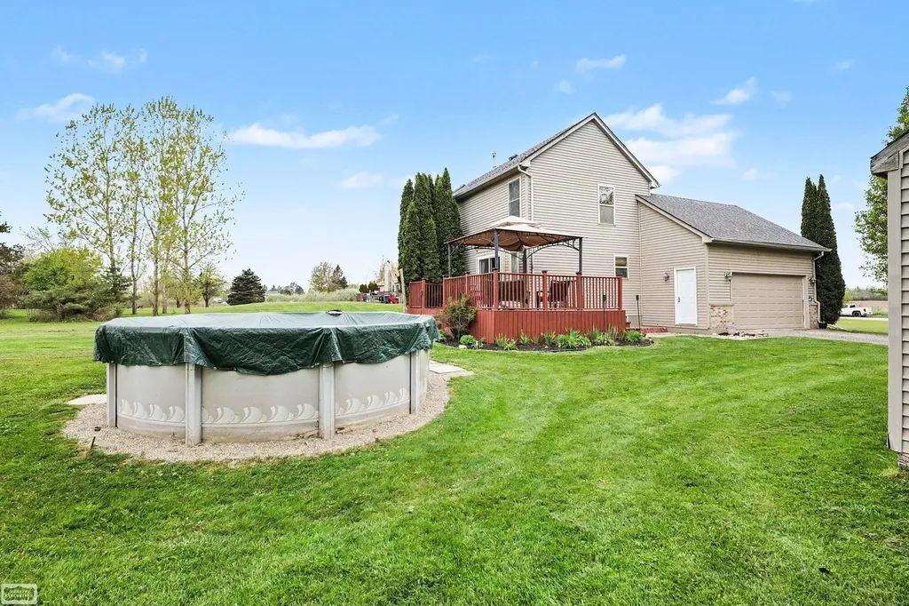 12525 Metcalf Road Emmett Township MI 48022