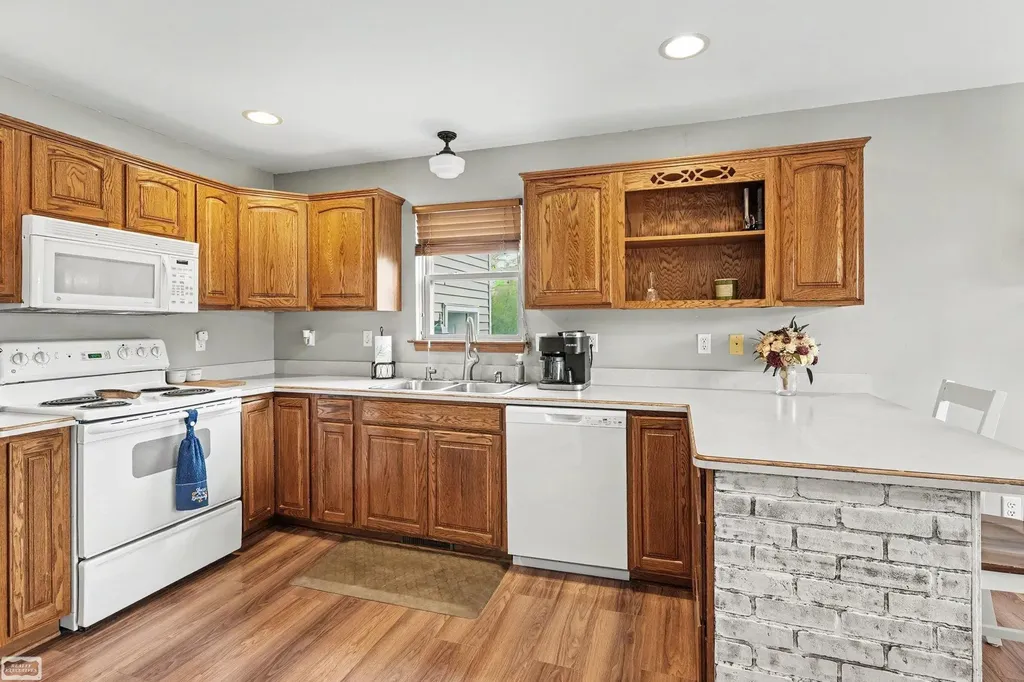 12525 Metcalf Road Emmett Township MI 48022