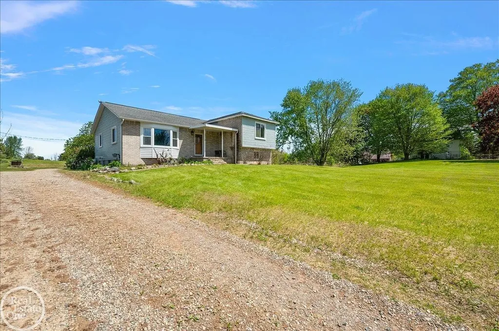 3219 Newark Road Attica Township MI 48412