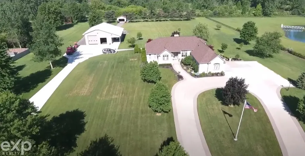 53203 Foss Road Macomb Township MI 48042
