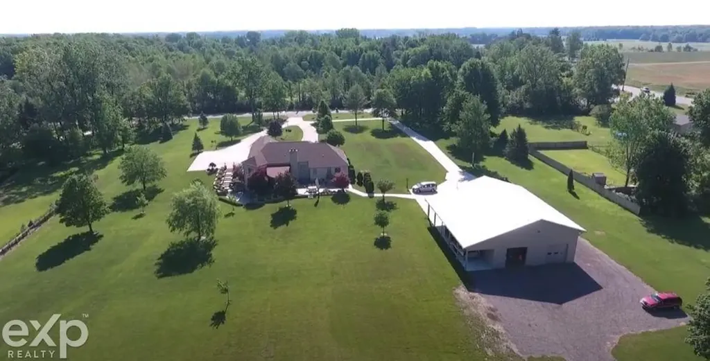 53203 Foss Road Macomb Township MI 48042