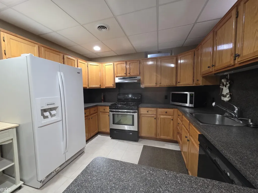53203 Foss Road Macomb Township MI 48042