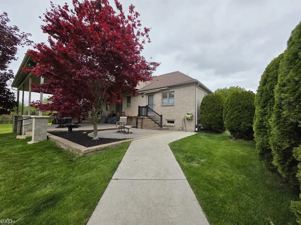 53203 Foss Road Macomb Township MI 48042