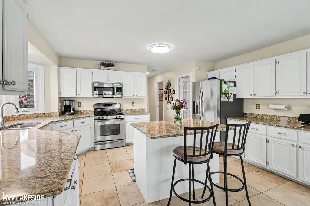 47619 Lamplighter Trail Macomb Township MI 48044
