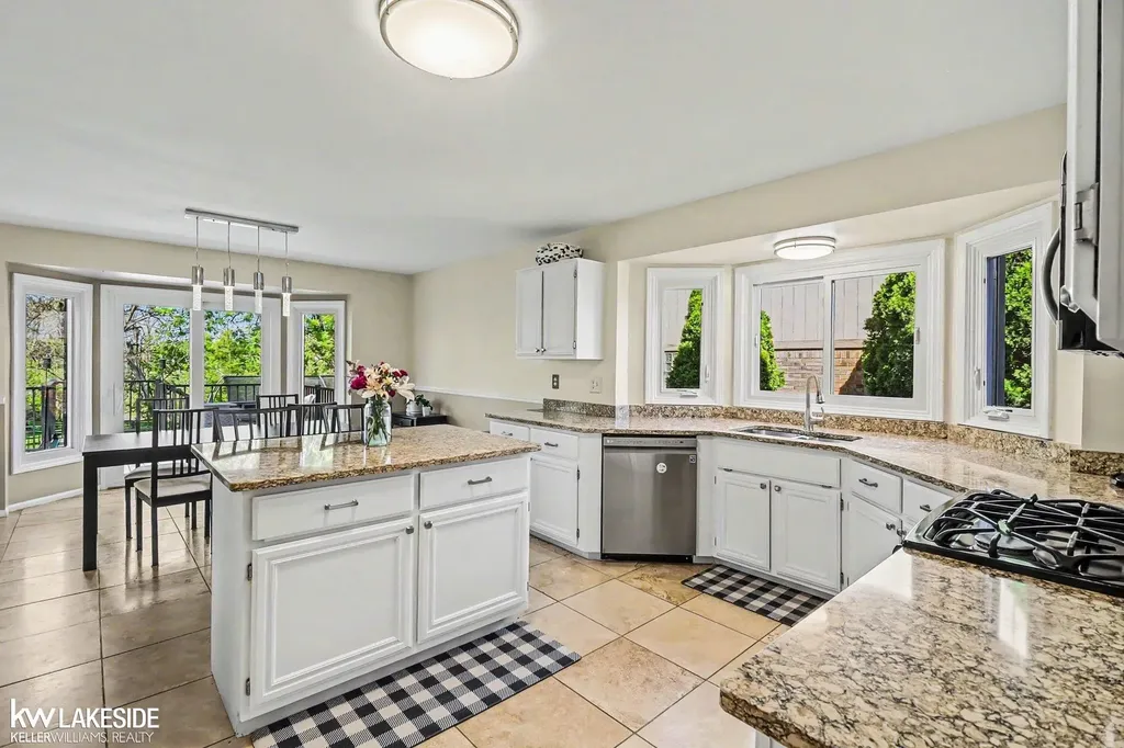 47619 Lamplighter Trail Macomb Township MI 48044