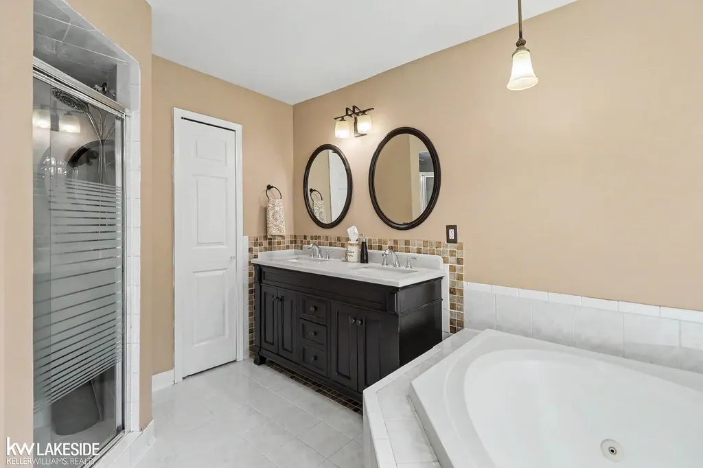 47619 Lamplighter Trail Macomb Township MI 48044