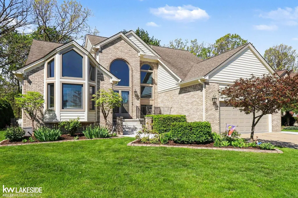 47619 Lamplighter Trail Macomb Township MI 48044