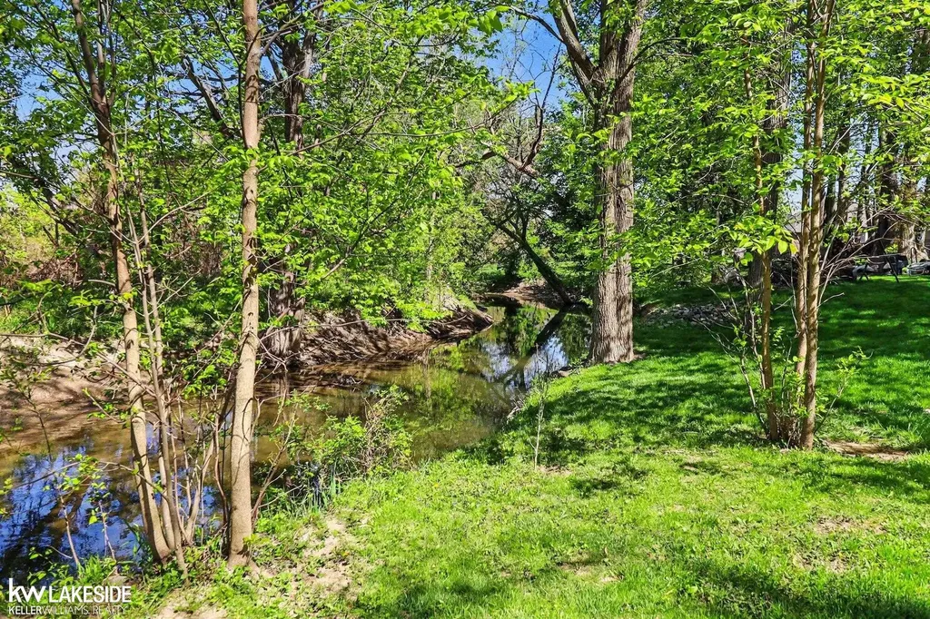 47619 Lamplighter Trail Macomb Township MI 48044