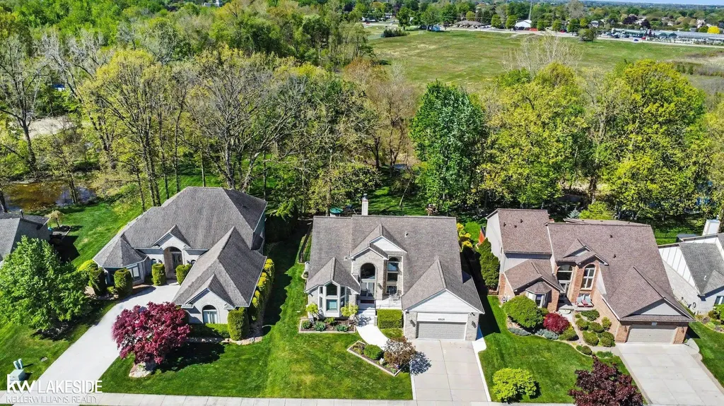 47619 Lamplighter Trail Macomb Township MI 48044