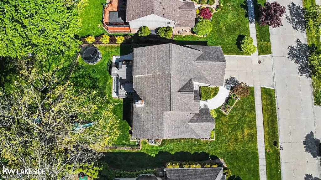 47619 Lamplighter Trail Macomb Township MI 48044