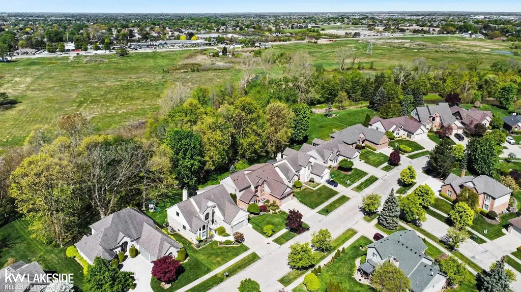 47619 Lamplighter Trail Macomb Township MI 48044