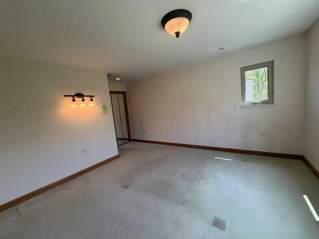 21707 Lilac Lane Southfield City MI 48033