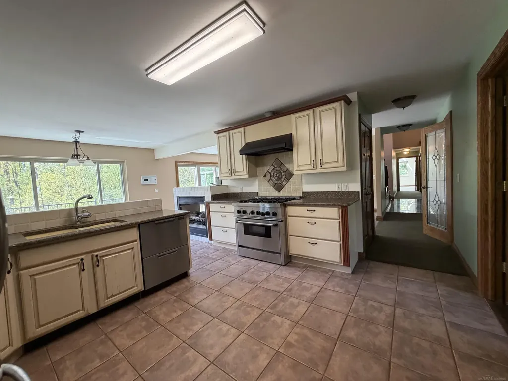 21707 Lilac Lane Southfield City MI 48033