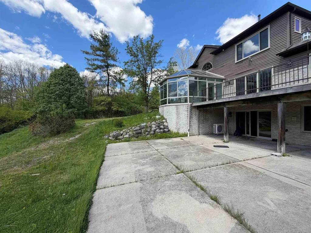 21707 Lilac Lane Southfield City MI 48033