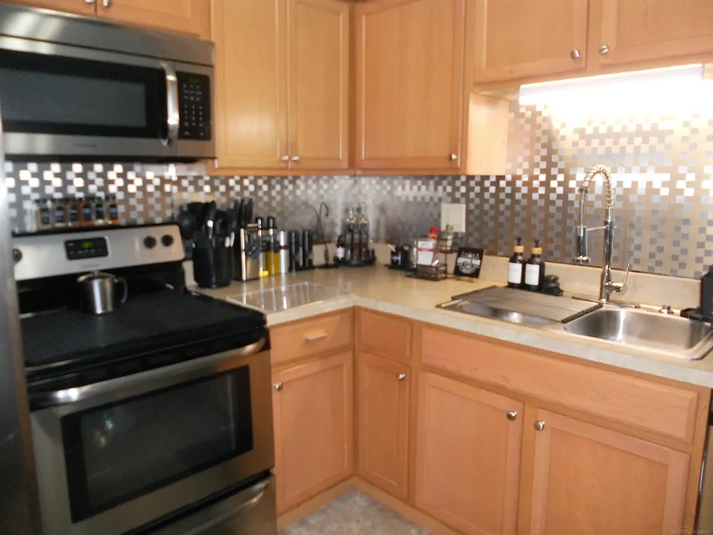 24541 Seaton Circuit E. Drive Warren City MI 48091