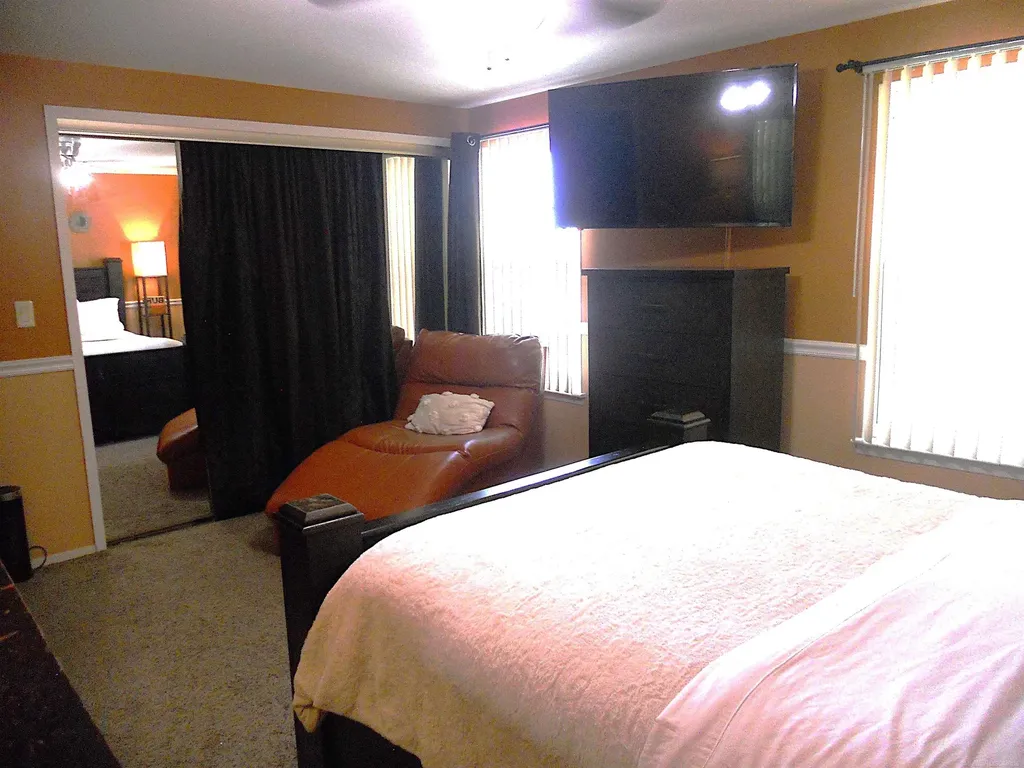 24541 Seaton Circuit E. Drive Warren City MI 48091
