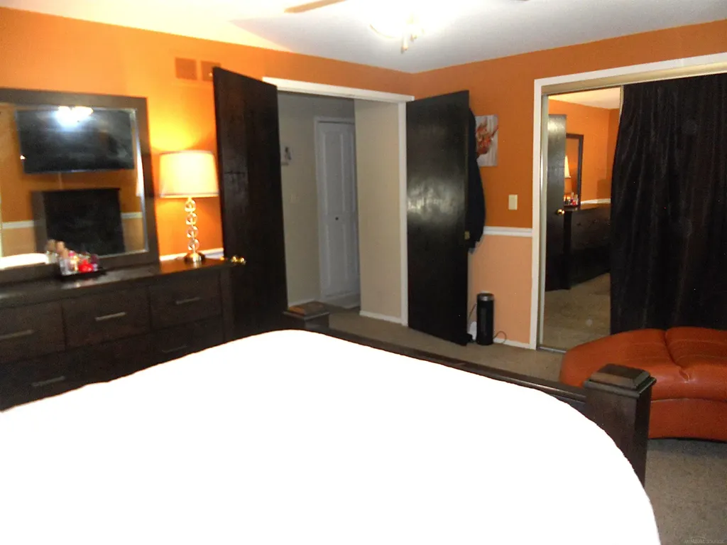 24541 Seaton Circuit E. Drive Warren City MI 48091