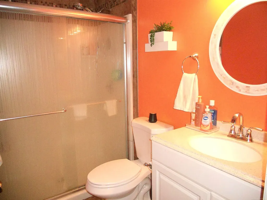 24541 Seaton Circuit E. Drive Warren City MI 48091
