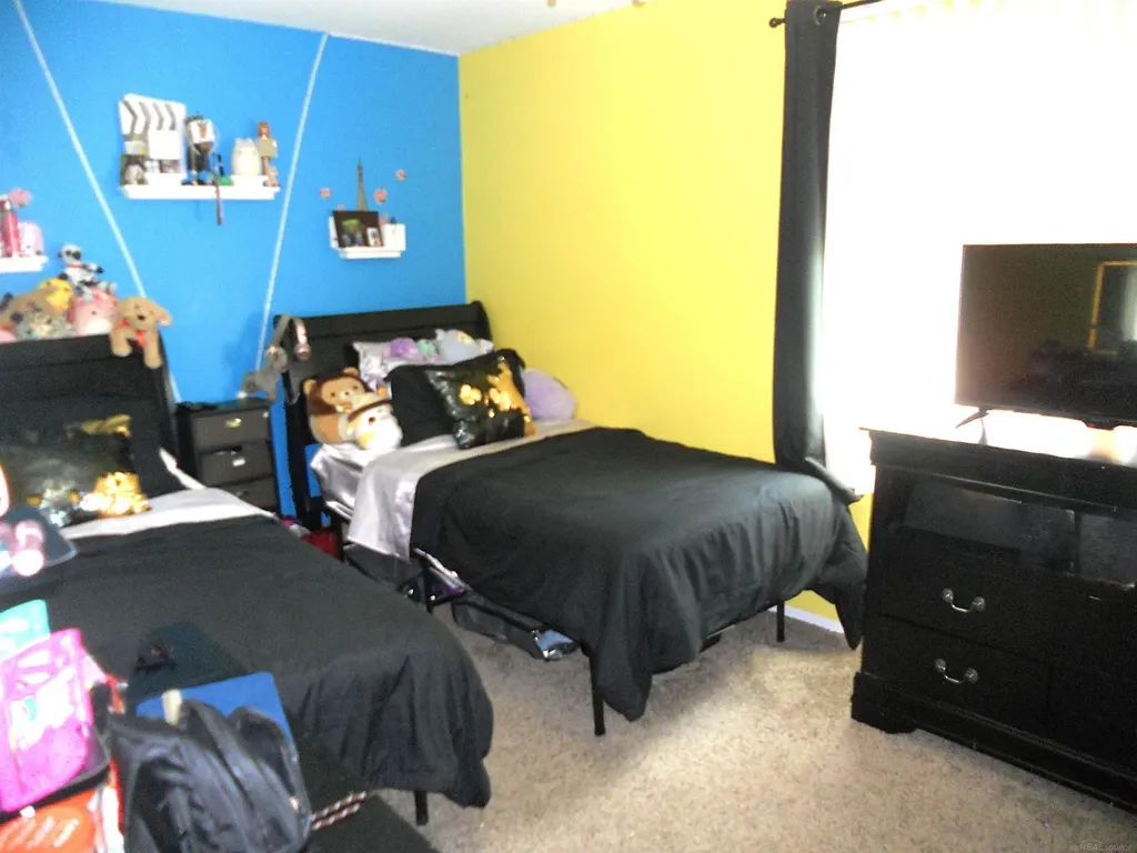 24541 Seaton Circuit E. Drive Warren City MI 48091