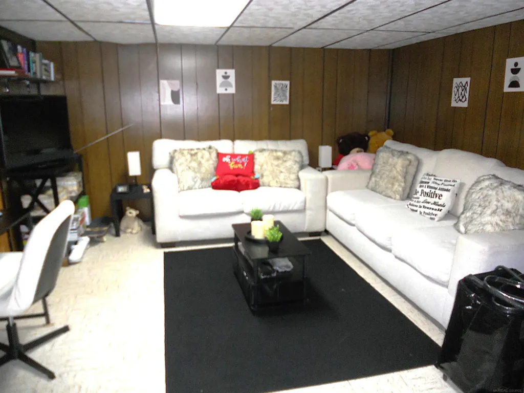 24541 Seaton Circuit E. Drive Warren City MI 48091