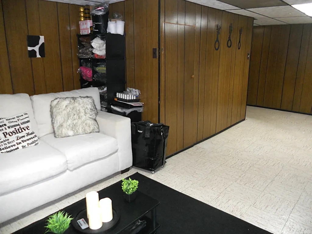 24541 Seaton Circuit E. Drive Warren City MI 48091