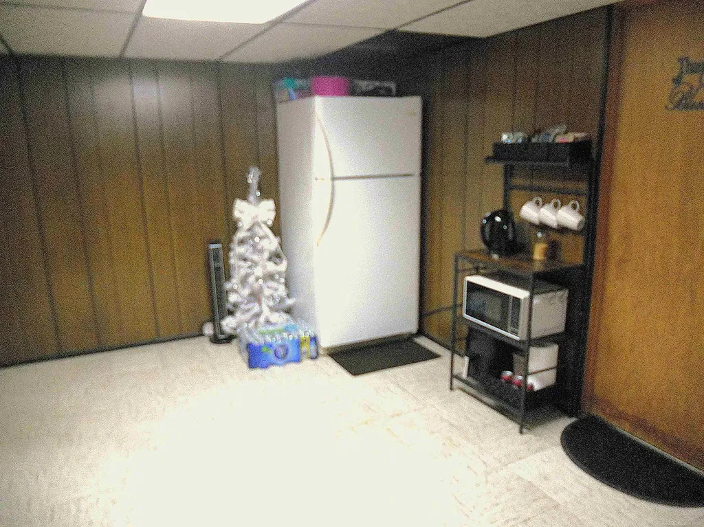 24541 Seaton Circuit E. Drive Warren City MI 48091