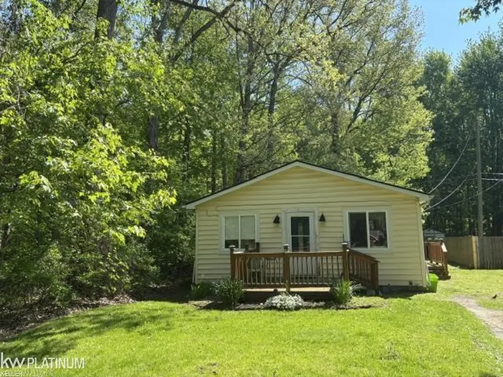 9083 Island Drive Clay Township MI 48001