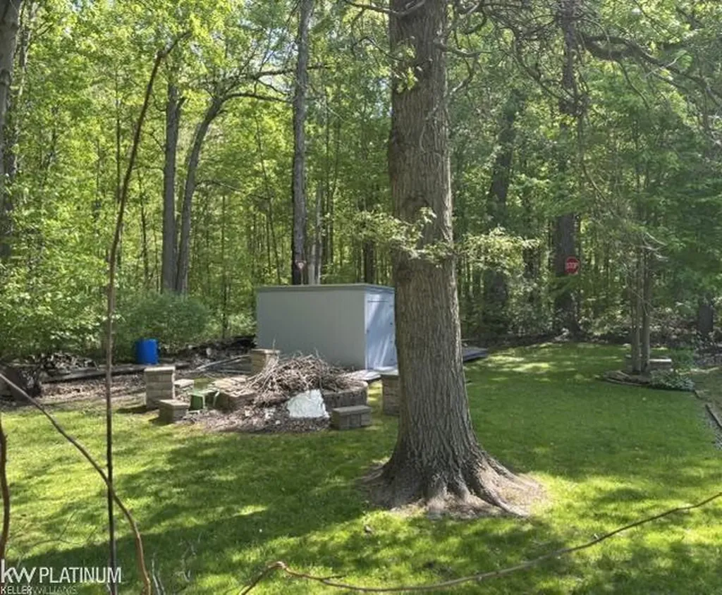 9083 Island Drive Clay Township MI 48001