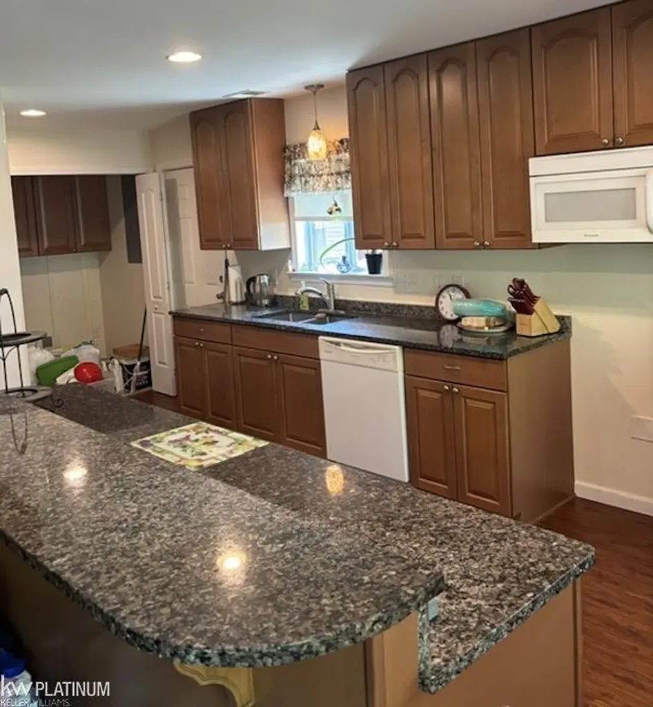 9083 Island Drive Clay Township MI 48001