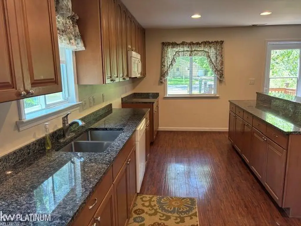 9083 Island Drive Clay Township MI 48001