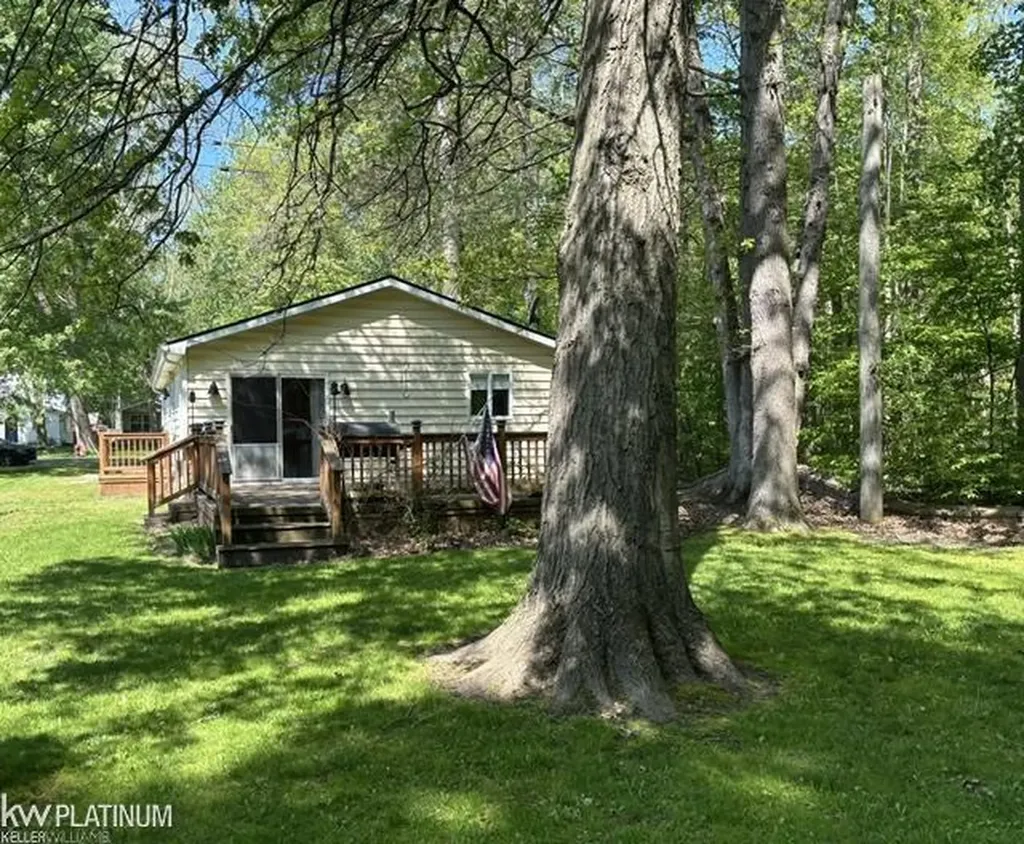 9083 Island Drive Clay Township MI 48001