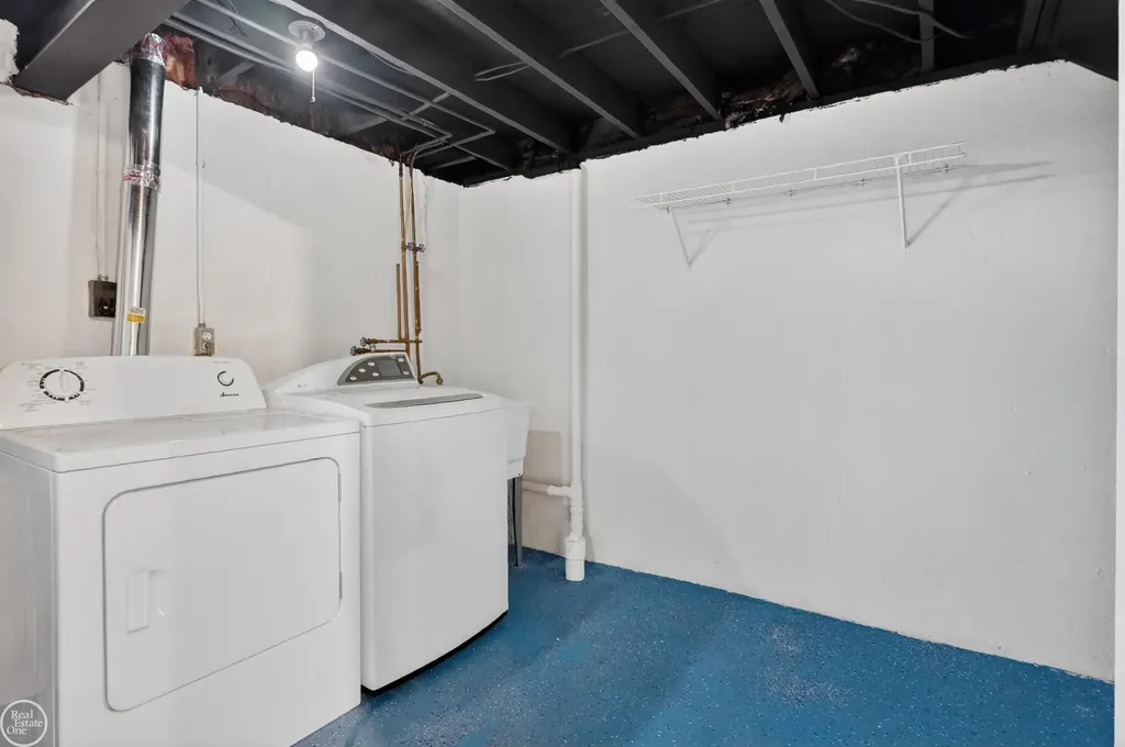 16310 E 11 Mile Road Roseville City MI 48066